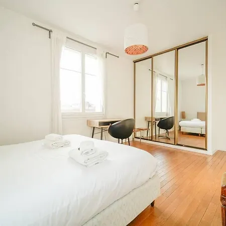 Spacieux 17eme Arrondissement - Ii Apartment *