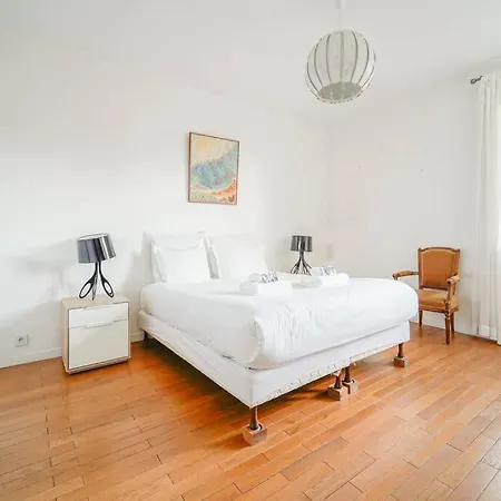 Apartment Spacieux 17eme Arrondissement - Ii *